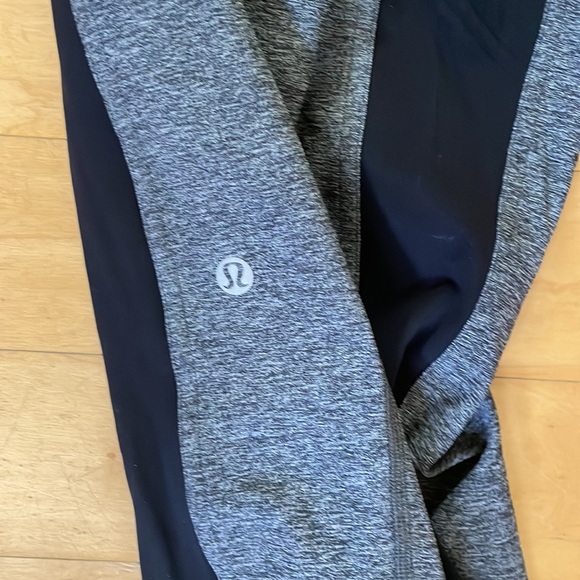 Lululemon size 2 Box it out leggings and gray and black - Picture 3 of 6